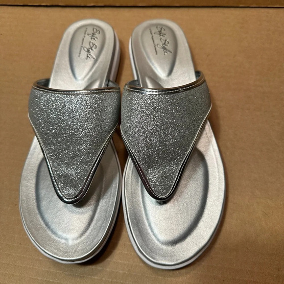 Soft‎ Style by Hush Puppies silver glitter flat sandals, sparkly, 9.5, flip flop - Picture 1 of 7